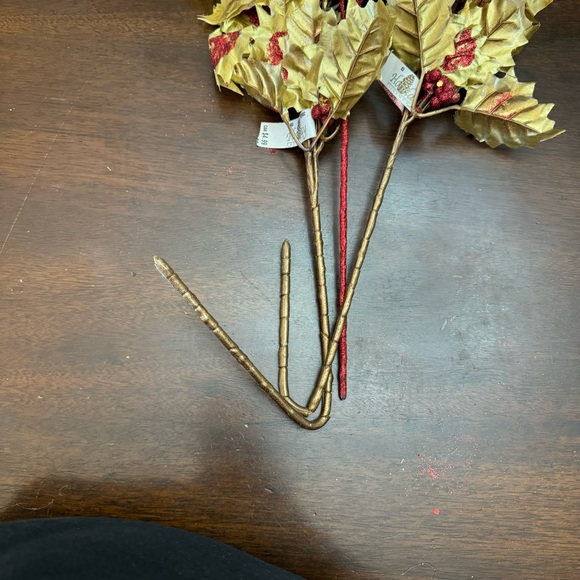 Holiday Elegance Christmas Glitter Holly Leaves Artificial Red and Gold NWT - Picture 5 of 7